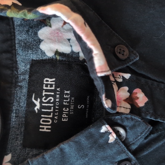 Flower Button Up - Picture 2 of 3